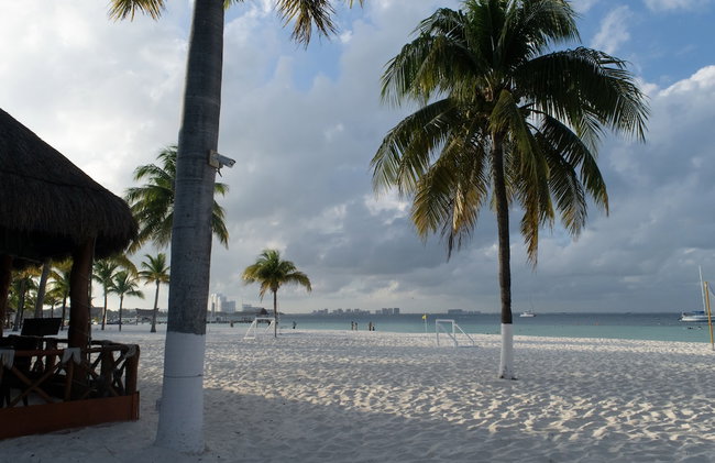 Oceanfront Condo at Voted Best Cancun Sandy Beach - Foto 24