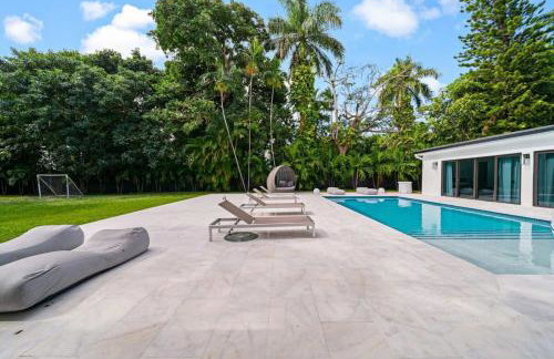 Luxury Villa Azure with Heated Pool 20 minutes to Beach - Foto 47