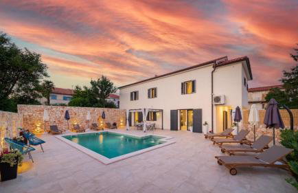 Luxury Villa Ivy - Photo 1