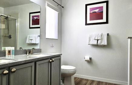 Bluelakeview Luxury Villa with Private Pool & Spa plus Lake Views, BBQ, Games Room - Photo 31