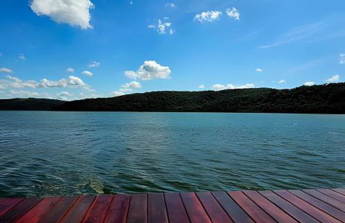 Conforto à beira da lagoa - Foto 25