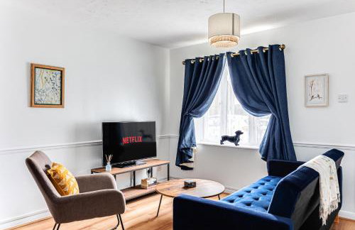 Spacious Bedford House Sleeps 5 Superfast WiFi Free Parking - Foto 8