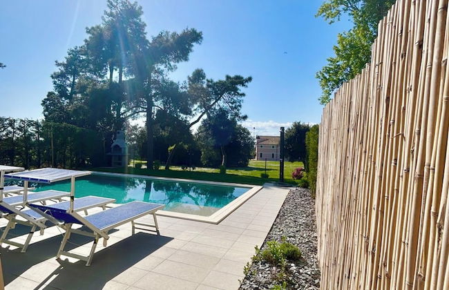 Golden Hour Retreat Lagoon View Villa With Pool - Photo 24