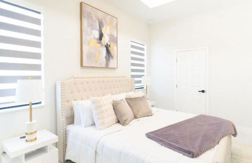 Designer Villa with Heated Pool, BBQ, Firepit, Ideal for Families & Groups - Photo 29