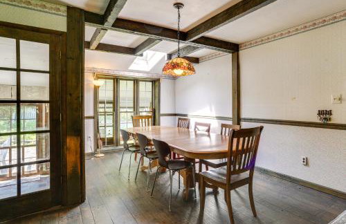 Sparrow Bush Retreat w/ Pool & Screened Porch - Foto 7