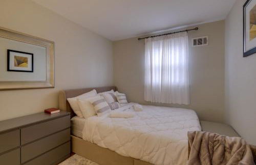 Great for Gatherings! Modern Lanham Duplex - Foto 23