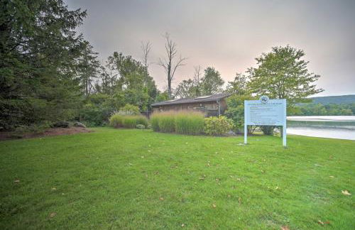 Cozy Stockbridge Cabin - Walk to Beach and Lake! - Foto 23