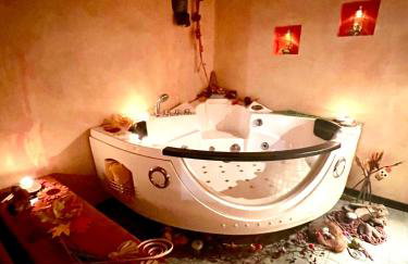 Dormi nella SPA privata con letto ad acqua, sauna, doccia emozionale e kneipp - Foto 79