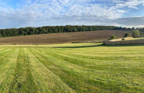 Gamekeepers Cottage - Hot Tub, 2 bed, sleeps 4, private patio, AC, stunning views - Photo 8