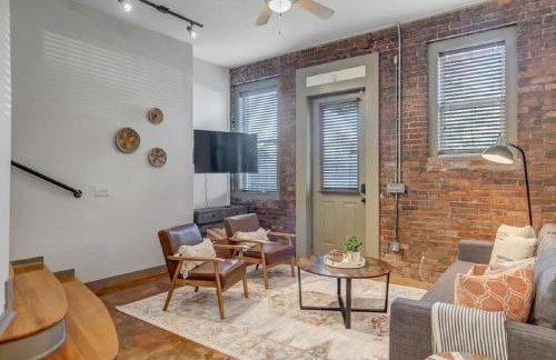 Modern, Insta-Worthy 2B Townhome in Walkable Springfield! - Photo 5