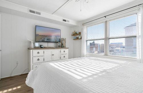 Ocean Block Condo 100 Steps From the Beach - Foto 18