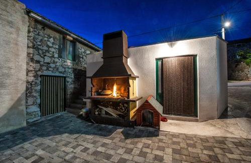 Villa Zdenka with heated pool - Photo 15