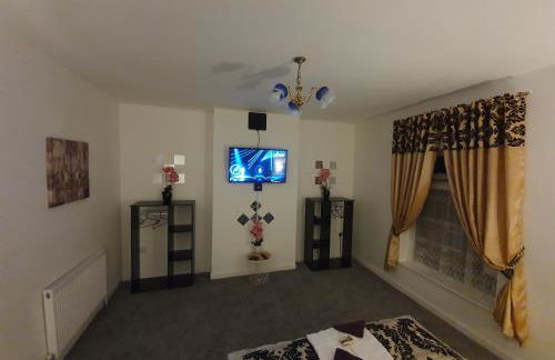 king Bed Premium luxury suite + Free Parking + Free Fast WiFi - Foto 12