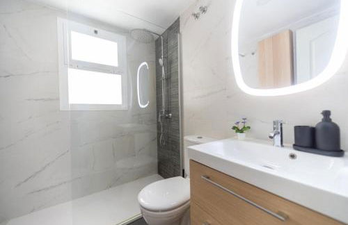 WintowinRentals Terrace, Pool, Parking in Cala del Moral - Photo 34