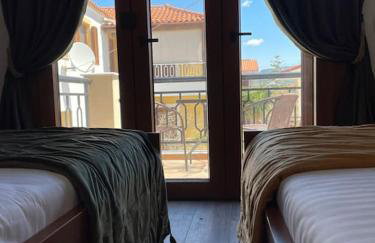 Dimitris place - Photo 10