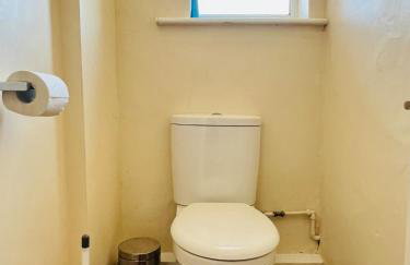 4-Bedroom House 5 mins to Beach & Parking - Foto 26