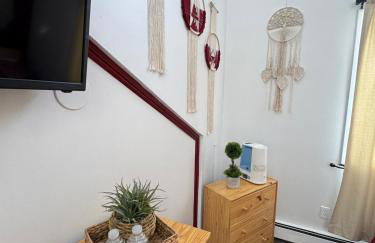 Bool Bear Lodge a pet friendly Pocono Vacation Home with Fireplace, BBQ and more - Foto 17