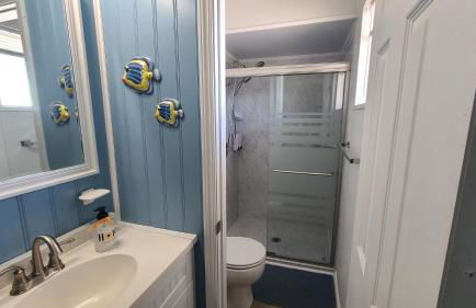 ON ISLAND Ocean View Beachy Studio in Campy 1970s Converted Motel - Foto 7