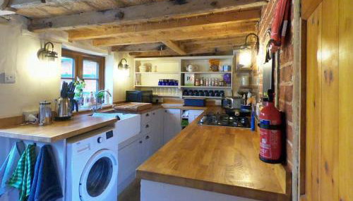Rose Cottage, 2 Bedroom Cottage with character, near Southwold - Foto 4, stove, pet friendly, minibar