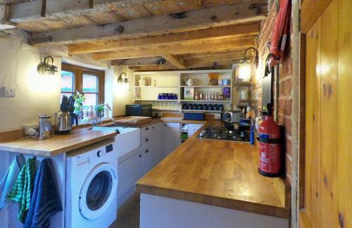 Rose Cottage, 2 Bedroom Cottage with character, near Southwold - Photo 4