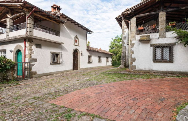 Idyllic Retreat in Tuscany - Photo 32