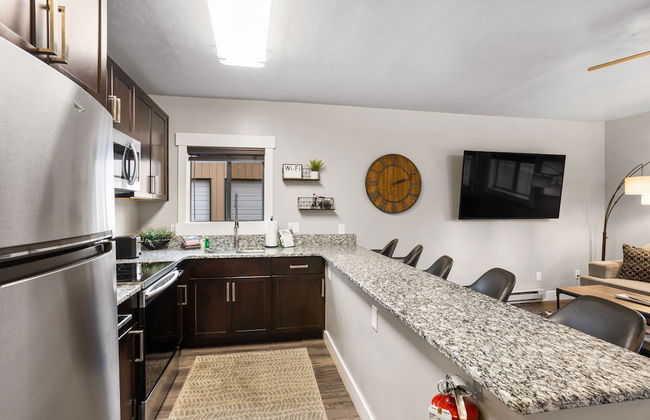 The Yellowstone Hideaway Unit B - Photo 8