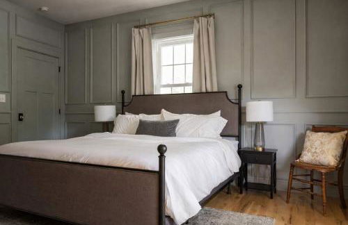 Speakeasy Family Retreat with Skyline Views - Foto 11