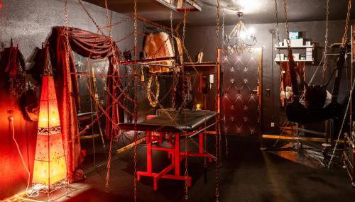 BDSM Stundenhotel BlackKingdom - Foto 2