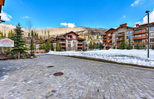 Ski-InandSki-Out Solitude Condo with Rooftop Hot Tub! - Foto 32