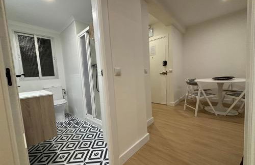 Espacioso Apartamento Familiar con terraza en Aranjuez - Confort, Tranquilidad y Netflix Incluido - Foto 4