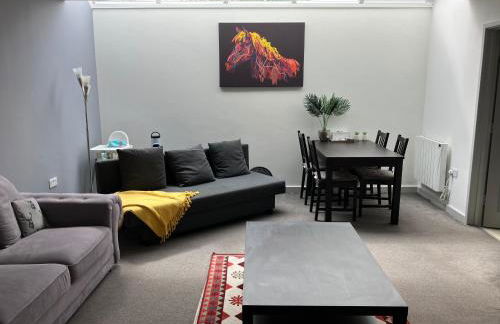 Lancing Apartments - Spacious 2 Bed - Sleeps 6 - Burnham Village - Foto 4