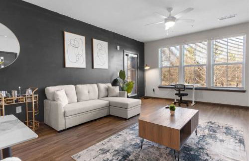 3BR King Bed Balcony North Raleigh - Foto 31