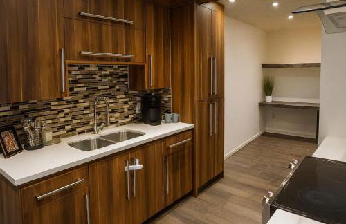 Cozy House in Mayberry - Photo 4