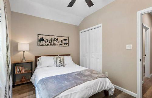 Modern Cabin Nestled in a Pine Forest Near Austin - Foto 65