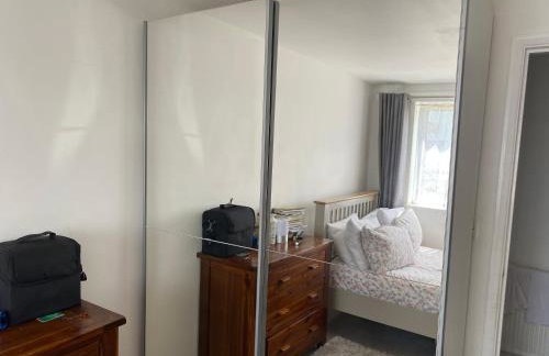 Modern 2 bedroom flat with Sky TV & free parking - Foto 20