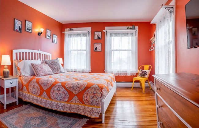 Historic 2 Cats Inn - Photo 2