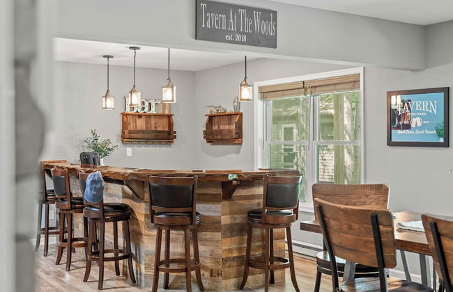 Tavern at the Woods by Avantstay Lakefront Views, Hot Tub, Firepit, Game Room - Foto 19