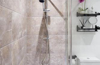 #57 Central Taunton 2BR APT - Sleeps 6 - 5 mins to Taunton Player Ready 2 - "Perfect For Contractors and Families - Free Parking" - Foto 52