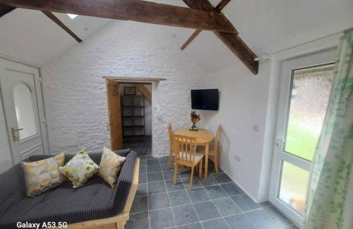 the anchor light - Photo 12