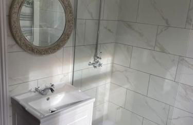 Secluded Countryside Home, Hot Tub, Onsite Pub, Pool Table, Sleeps upto 13, Perfect for a family get together - Photo 23