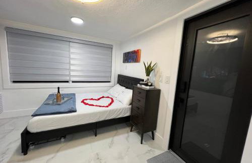 AMIRI Hollywood 5 mins from Hard Rock Stadium & The Guitar - Foto 69