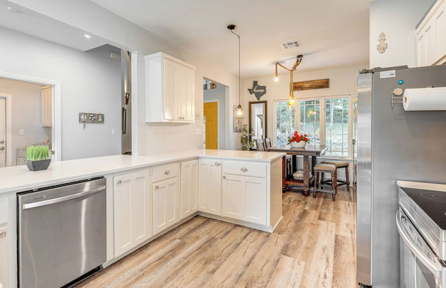 Beach & Pool Access at Lake Travis Family Getaway! - Foto 9