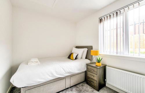 2-Bedroom Holiday Home With Private Garden & Parking - Foto 8