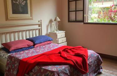 Refúgio Tranquilo na Natureza com Casa de Festas: Perfeito para Família e Amigos - Foto 4