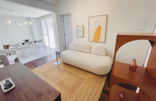 Apartamentos de 1 e 2 quartos com garagem próximo ao Parque Barigui Domo Hospedagem - Foto 1