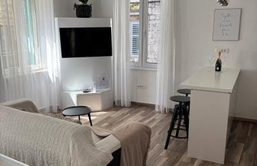 Studio Apartman Fictilis - Photo 1