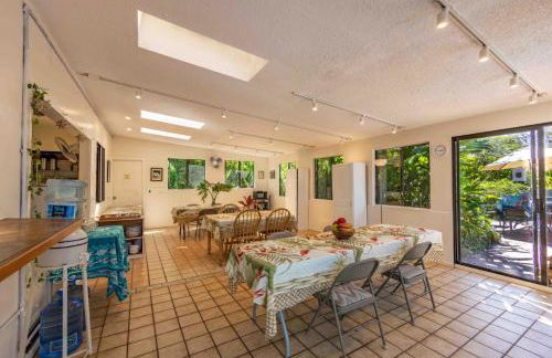 Plumeria Room on a Lush Farm on Maui's North Shore - Photo 38