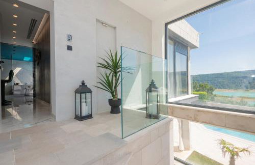 Luxury Lake-View Villa Karmen with Heated Pool, Private Spa & Sunset Terrace - Foto 34