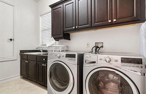 New Epic Escape Theater Pool & Golf Views - Foto 17