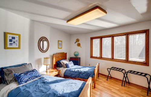 All-Season Lodge 40 Acres Walk to Elkhart Lake! - Foto 21